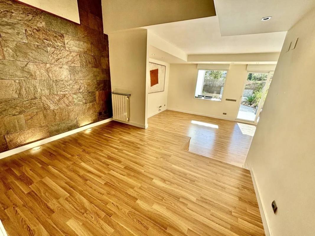 Properties for sale and rent in Spain photo 1