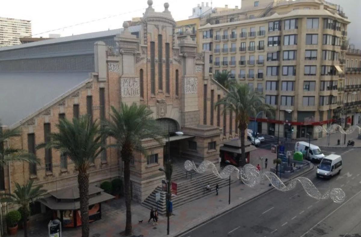 Sprzedaż mieszkania w Barrio Mercado, Alicante / Alacant
photo 1