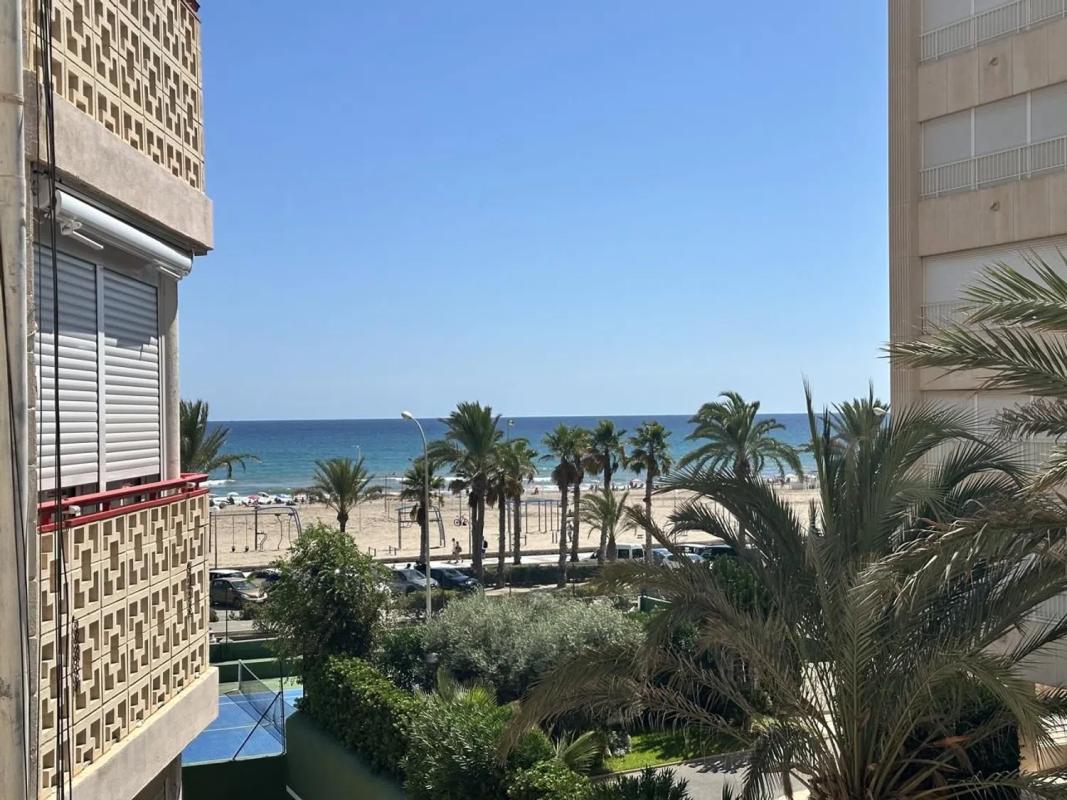 Venta de piso en Avenida de Niza, Alicante / Alacant
photo 1