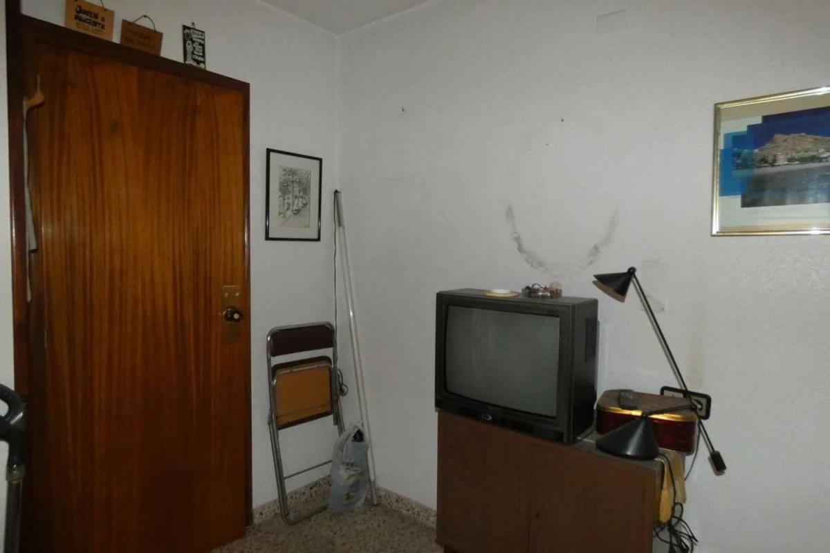Продажа квартиры на Barrio Carolinas Bajas, Аликанте / Алакант
 photo 3