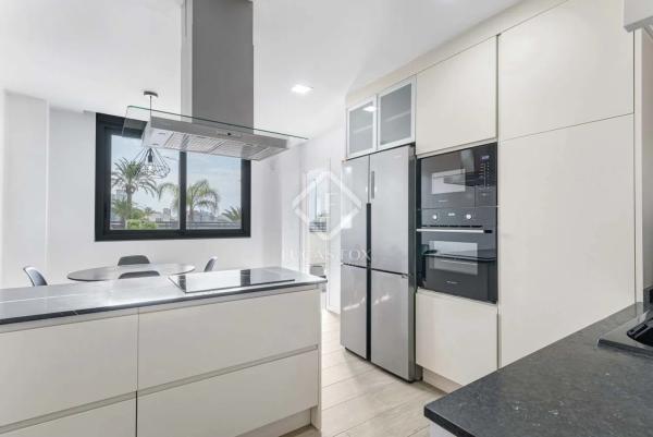 Chalet independiente en venta en  Avenida Albufereta, Alicante / Alacant photo 4