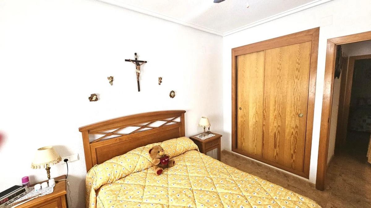 Sale of independent chalet in Barrio Parque de las Naciones, Torrevieja
photo 3
