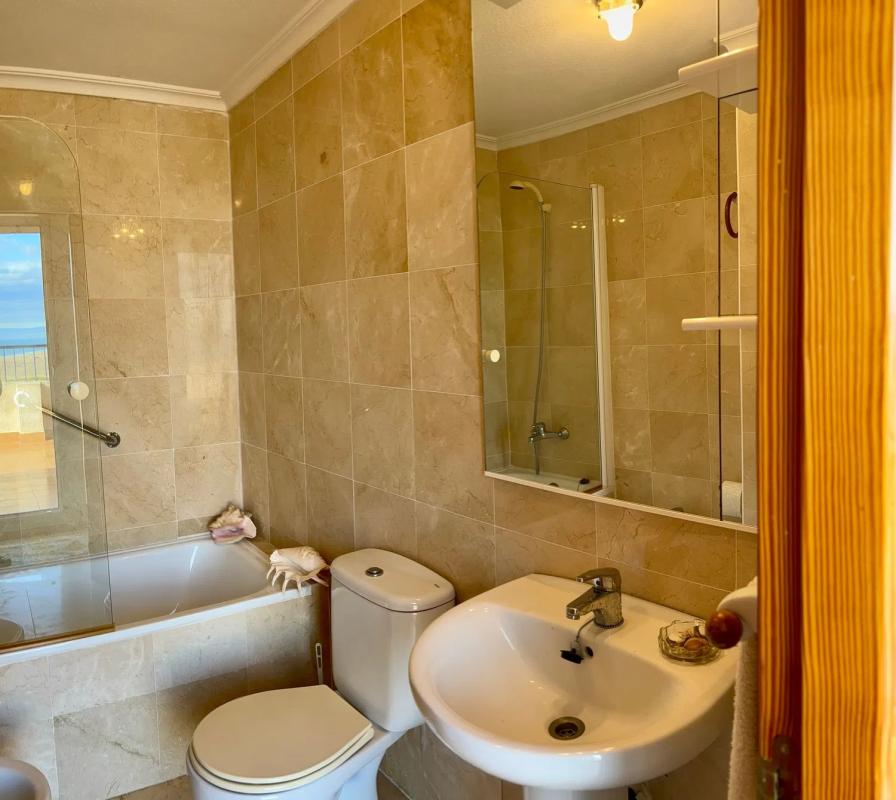 Sale of apartment in Barrio Centro - Muelle Pesquero, Torrevieja
photo 3