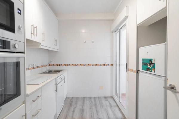 Chalet independiente en venta en Calle Teide, Torrevieja thumbnail 3