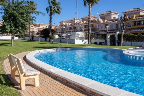 Chalet pareado photo 1