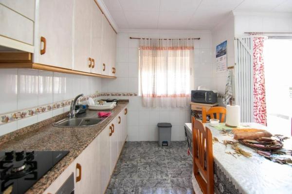 Коттедж на продажу в  Barrio Centro - Muelle Pesquero, Торревьеха photo 4