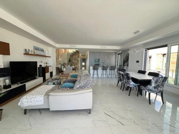 Wolnostojąca willa na sprzedaż w  Avenida de los españoles, Torrevieja photo 4