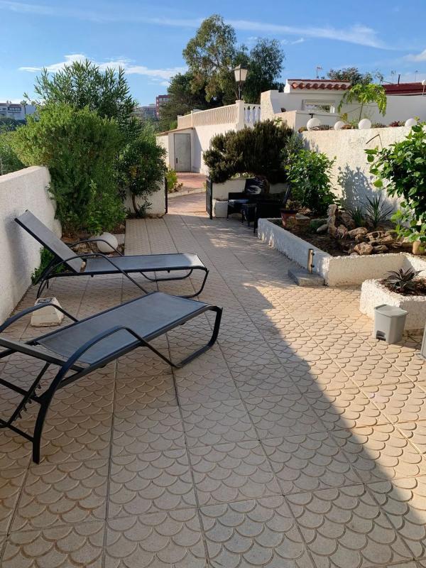 Sale of independent chalet in Calle Minerva, Torrevieja
photo 1