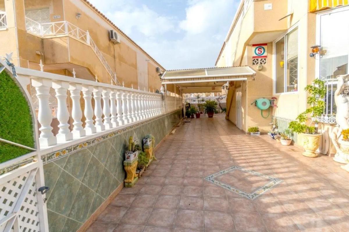 Продажа пентхауса на  Calle de las Lavanderas s/n, Торревьеха photo 2