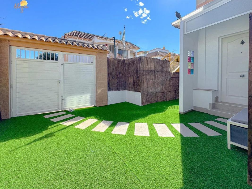 Продажа отдельного шале в  Barrio Parque de las Naciones, Торревьеха photo 3