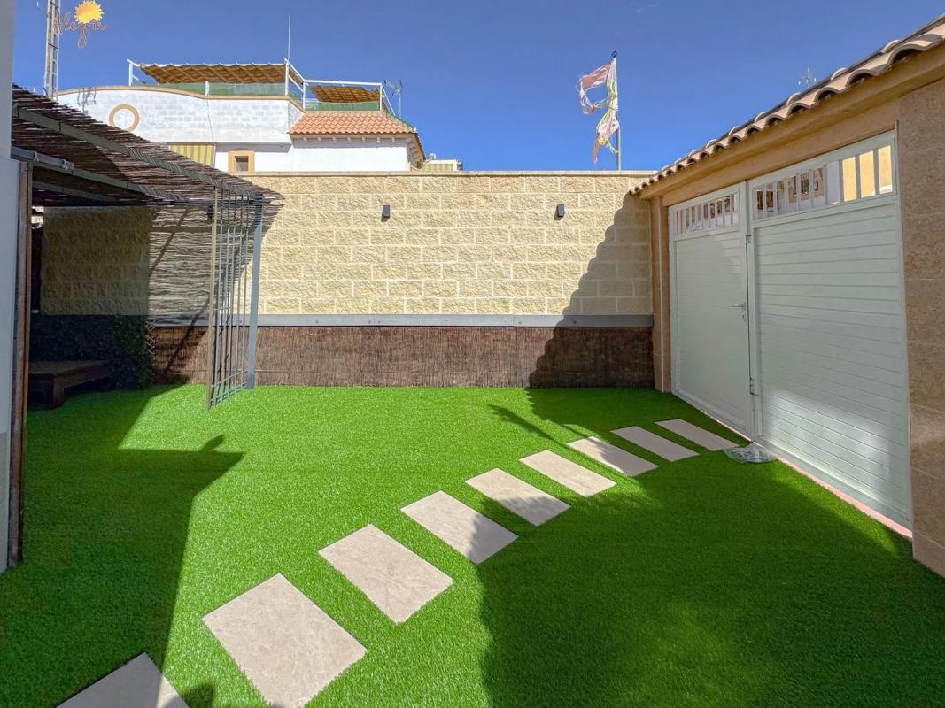 Продажа отдельного шале в  Barrio Parque de las Naciones, Торревьеха photo 4