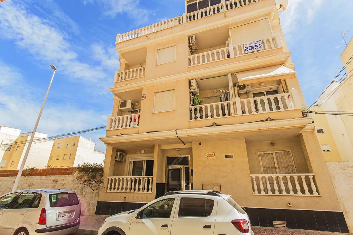 Sprzedaż mieszkania w Barrio Gaspar Perrelló, Torrevieja
photo 1