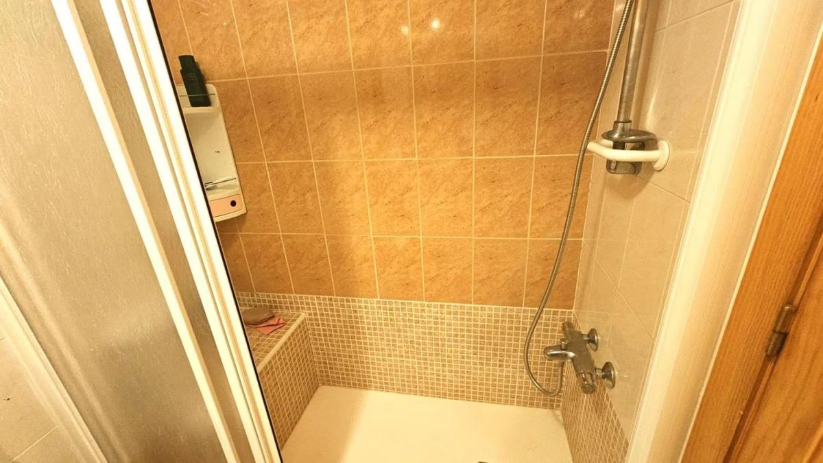 Sale of independent chalet in Barrio Parque de las Naciones, Torrevieja
 photo 4