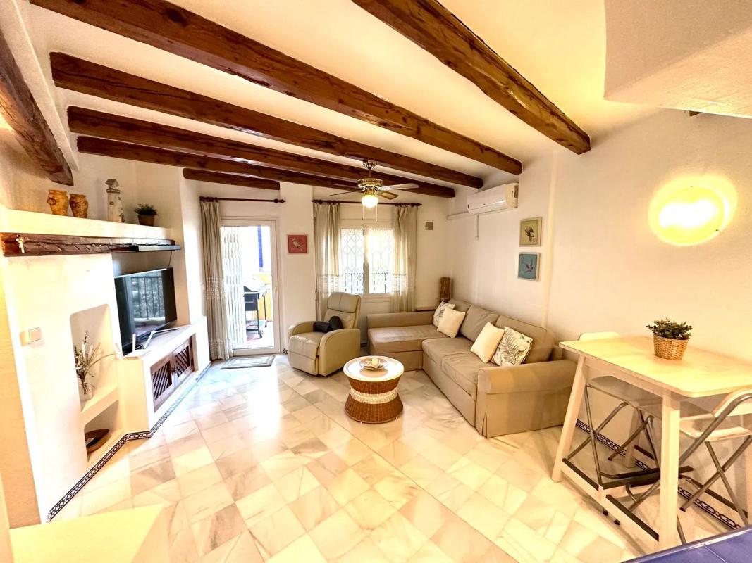Sale of apartment in Avenida Roentgen, 6, Torrevieja
photo 2