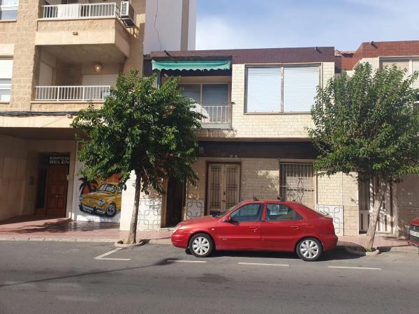 Detached villa for sale in Calle Villa Madrid, Torrevieja photo 1