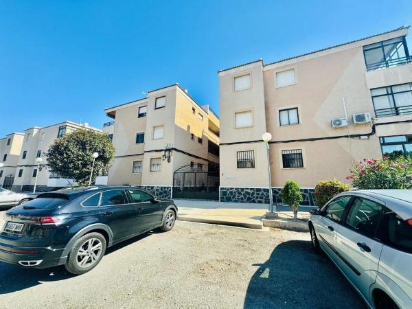 Estudio en venta en Avenida Robleda, 8, Torrevieja thumbnail 2