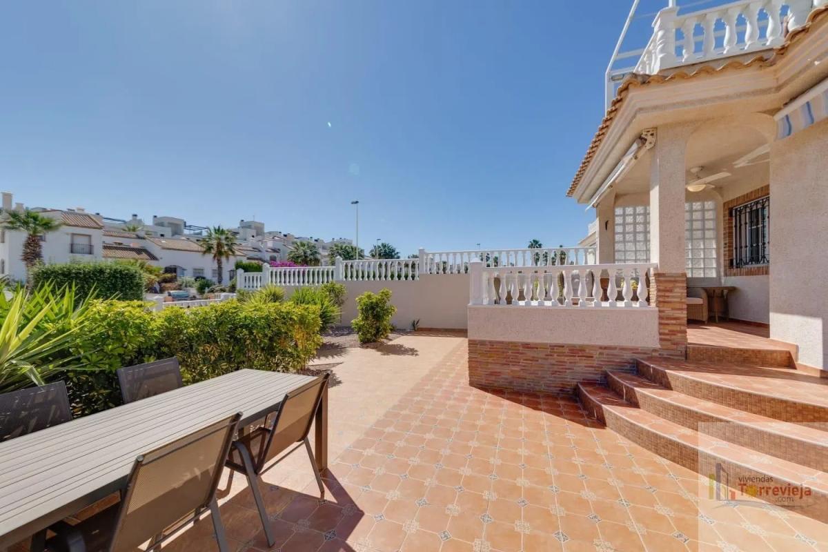 Продажа отдельного шале в  Barrio El Molino, Торревьеха photo 3