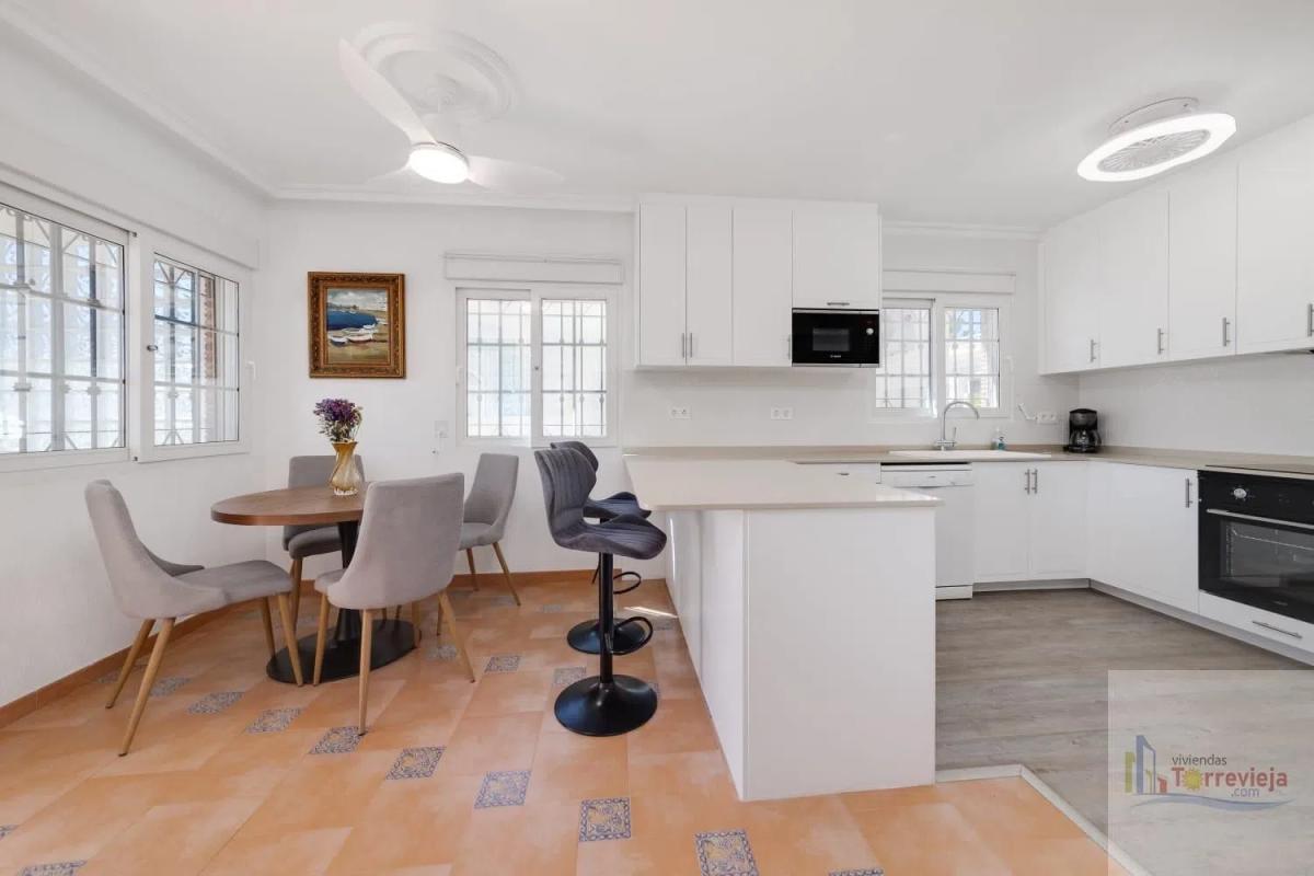 Продажа отдельного шале в  Barrio El Molino, Торревьеха photo 4