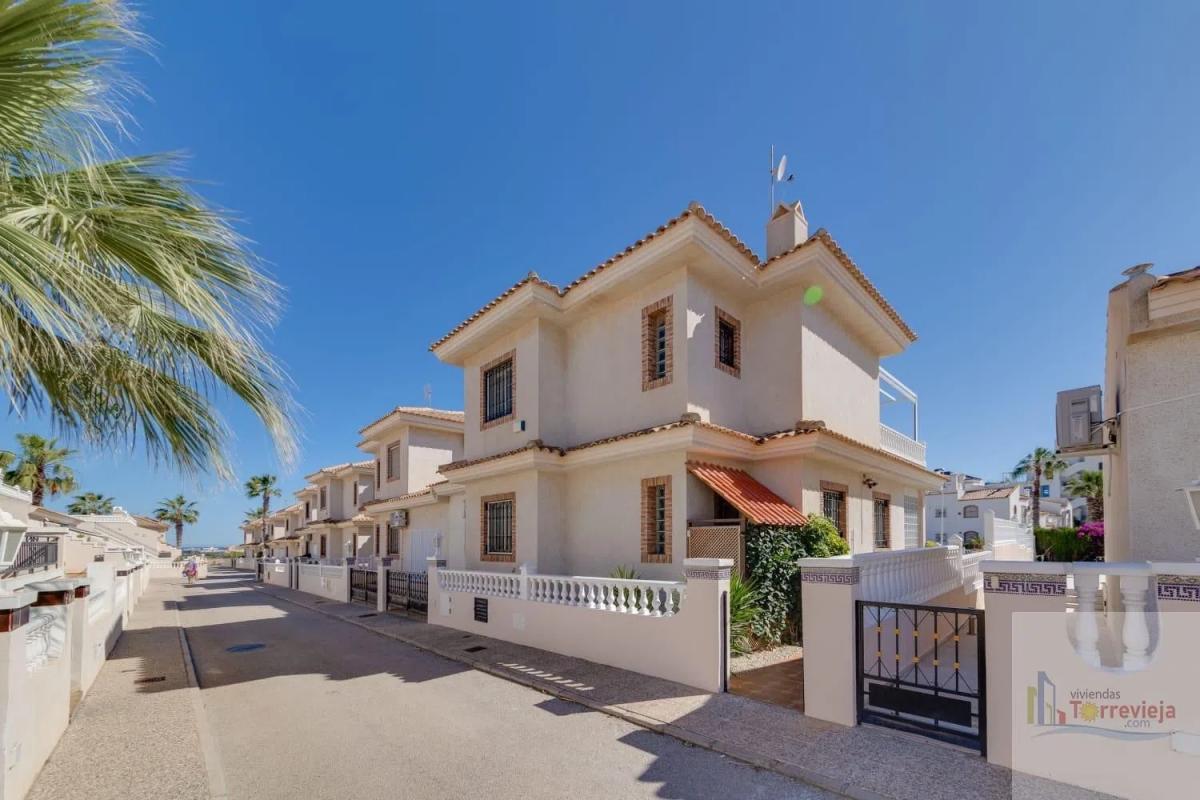 Продажа отдельного шале в  Barrio El Molino, Торревьеха photo 5