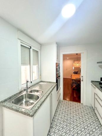 Piso en venta en  Calle San Policarpo, Torrevieja photo 3