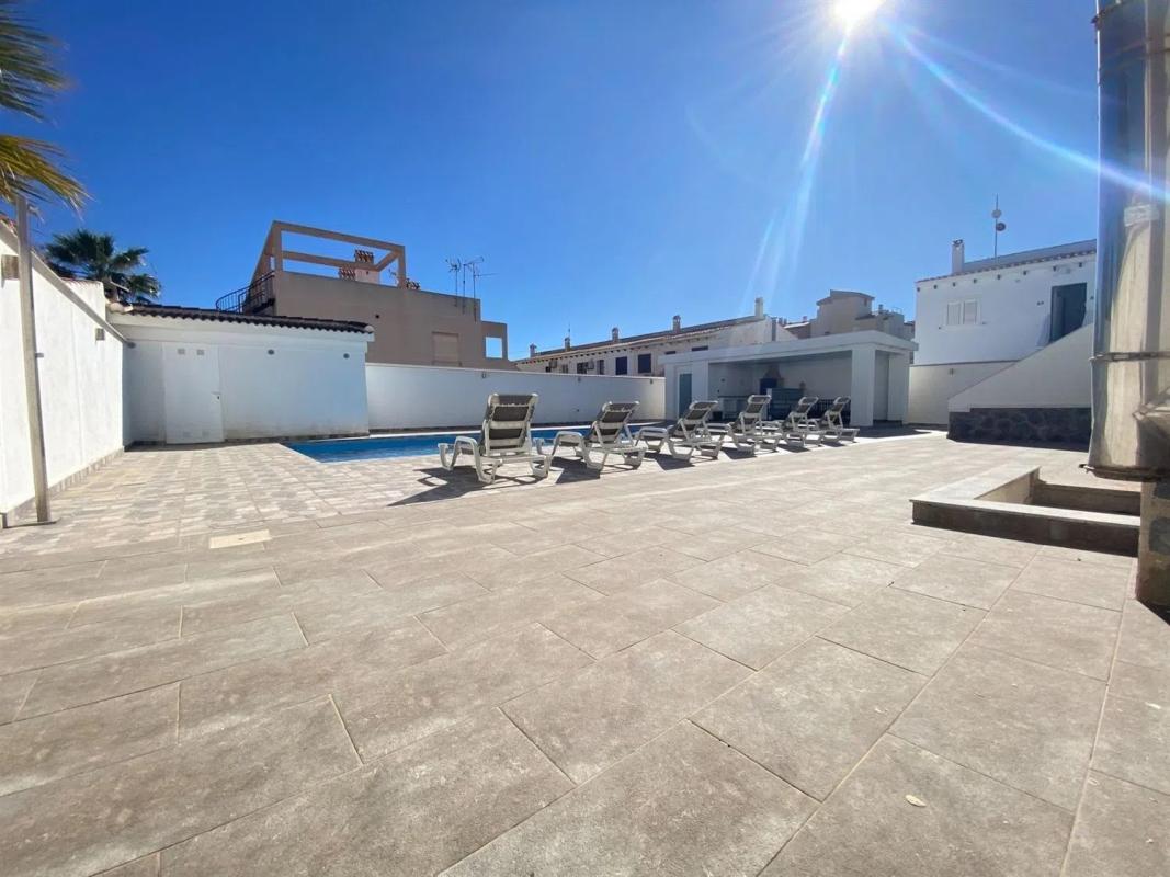 Venta de chalet independiente en Calle Juan Ramon Jimenez, Benijofar
photo 4