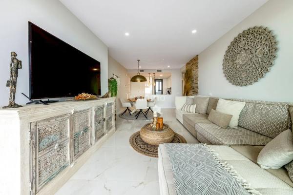 Piso en venta en Playa de Poniente, Benidorm thumbnail 2