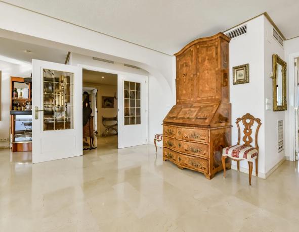 Apartment for sale in  Avenida del Mediterráneo, Benidorm photo 4