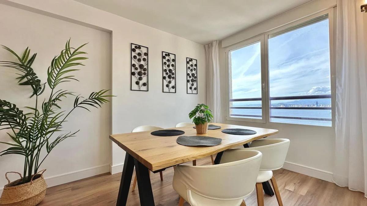 Sale of apartment in Calle de Bonn, Benidorm
photo 2