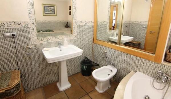 Chalet independiente en venta en  Barrio Zona Sierra Helada, Benidorm photo 4
