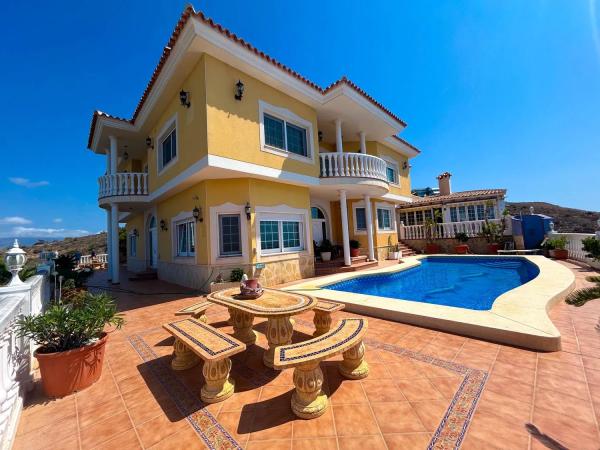 Chalet independiente en venta en  Rincon de Loix s/n, Benidorm photo 2