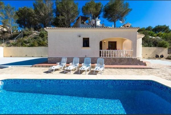 Detached villa for sale in  Calpe Pueblo, Calpe photo 1
