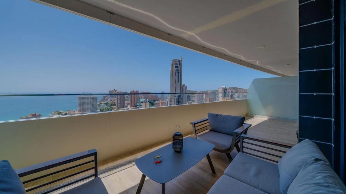 Sale of apartment in Avenida de Benissa, Benidorm
photo 1