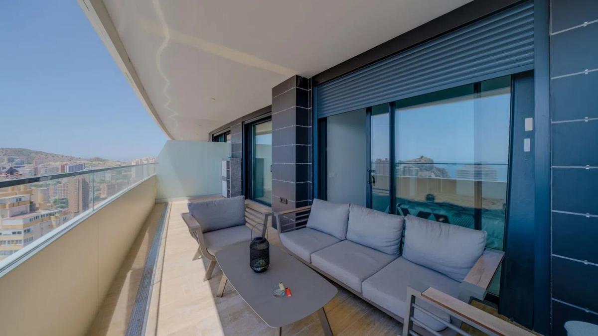 Sale of apartment in Avenida de Benissa, Benidorm
photo 2