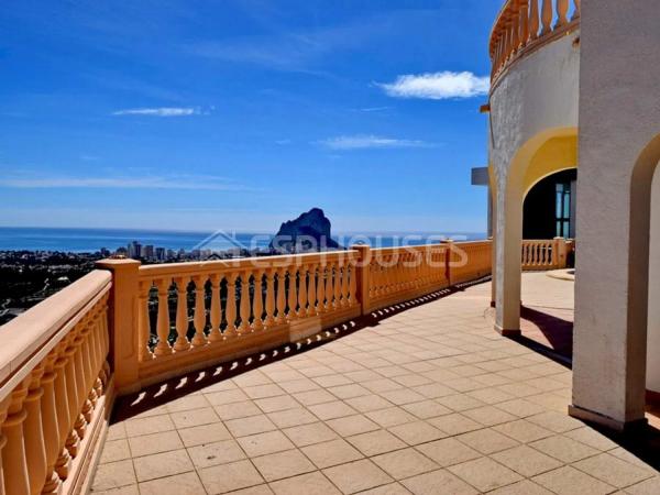 Detached villa for sale in  Calpe Pueblo, Calpe photo 1