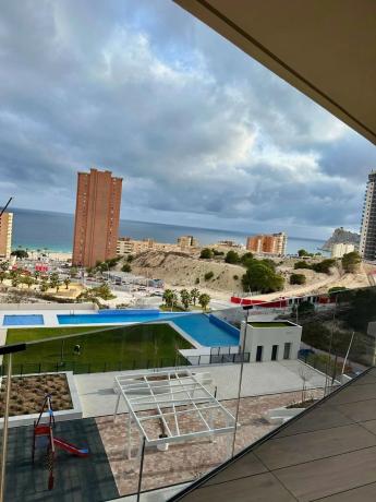 Piso en venta en Playa de Poniente, Benidorm photo 1