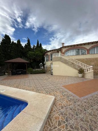 Detached villa for sale in  Calpe Pueblo, Calpe photo 1