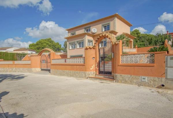 Detached villa for sale in  Cometa-Carrió, Calpe photo 2