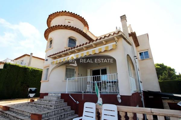 Detached villa for sale in  Calpe Pueblo, Calpe photo 1