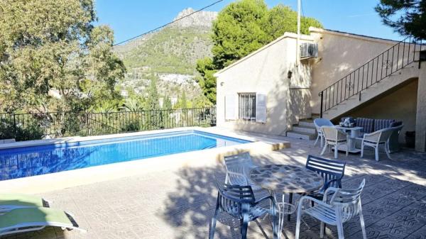 Detached villa for sale in  Calpe Pueblo, Calpe photo 2