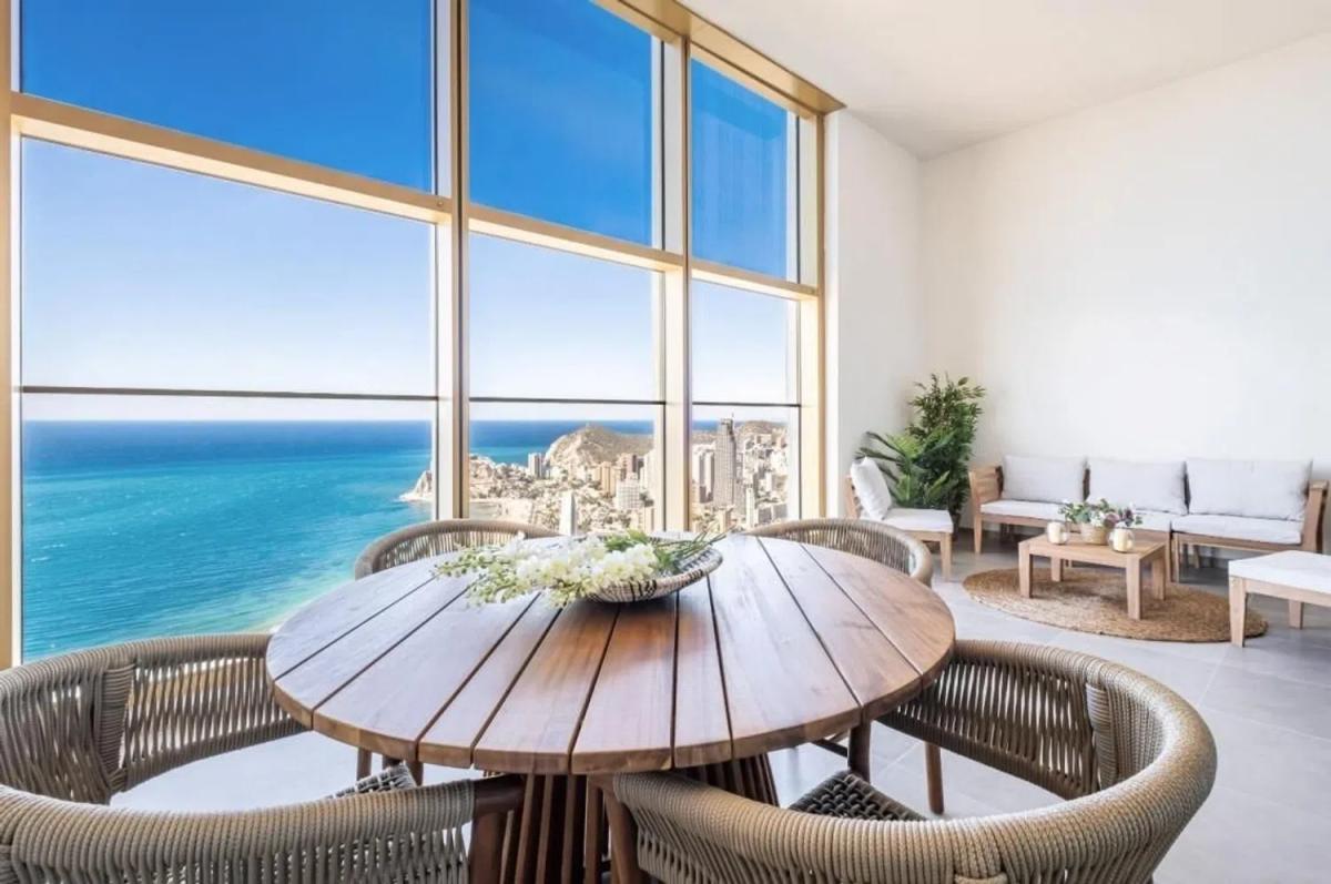 Venta de piso en Playa de Poniente, Benidorm
photo 2