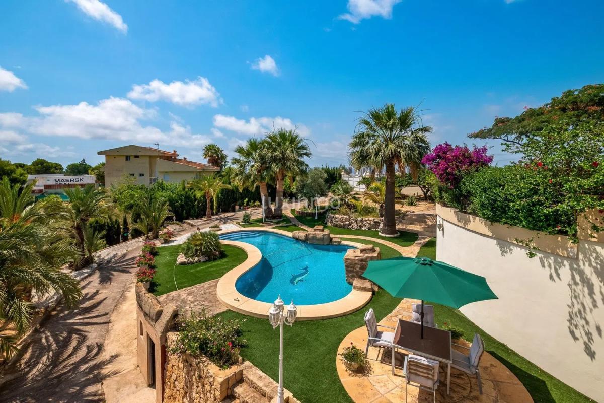 Продажа отдельного шале в Pueblo Poniente, Бенидорм photo 2