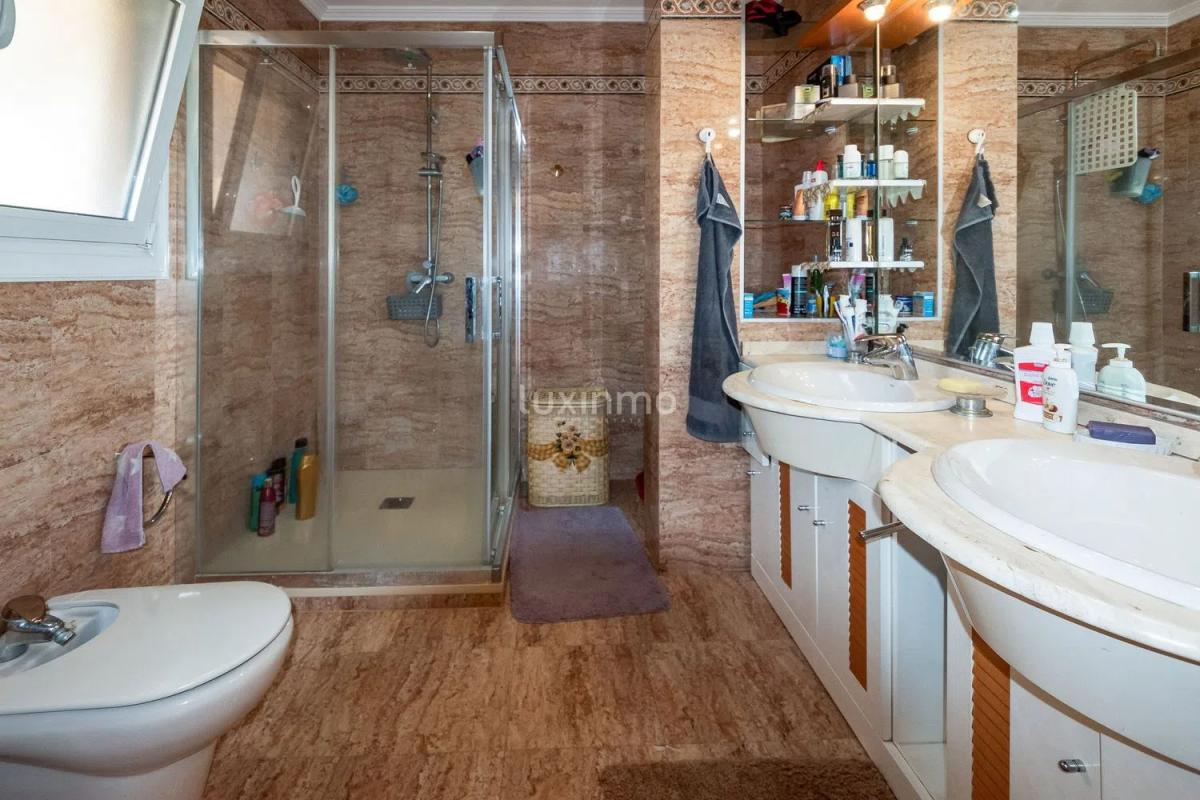 Продажа отдельного шале в Pueblo Poniente, Бенидорм photo 3