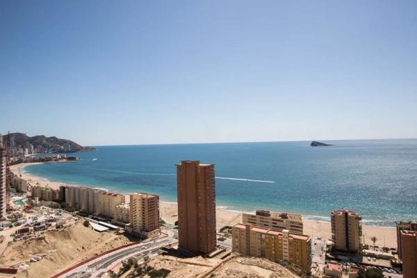 Piso en venta en  Playa de Poniente, Benidorm photo 1