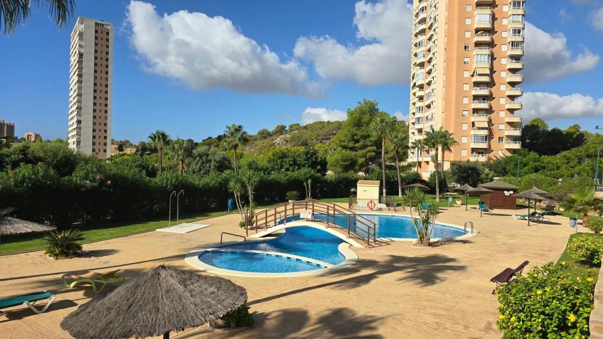 Venta de piso en Calle Presidente Adolfo Suárez, Benidorm
photo 1