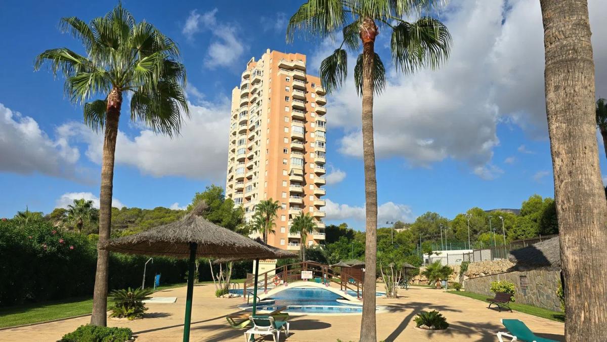 Venta de piso en Calle Presidente Adolfo Suárez, Benidorm
photo 2