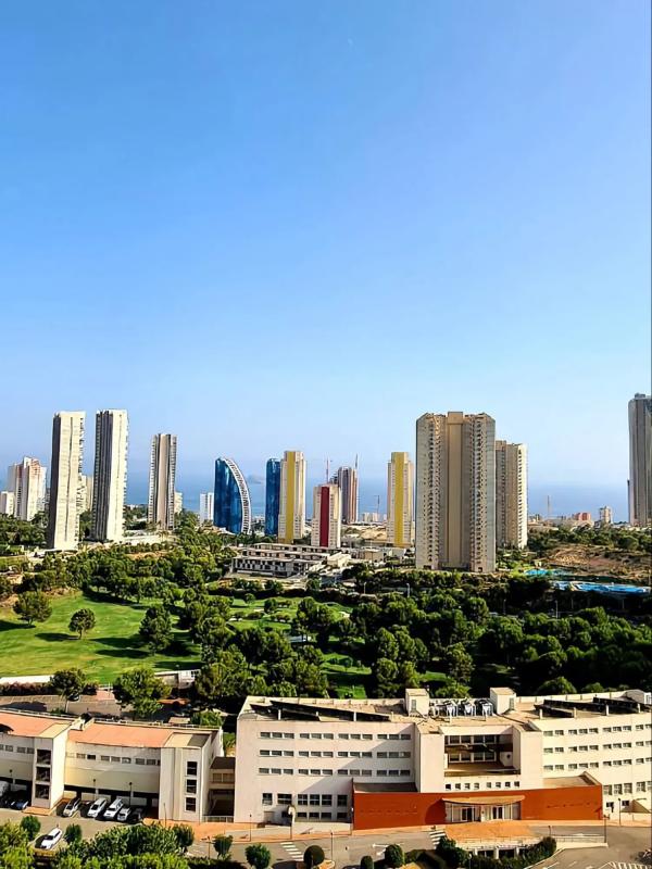 Venta de piso en Calle Presidente Adolfo Suárez, Benidorm
photo 3