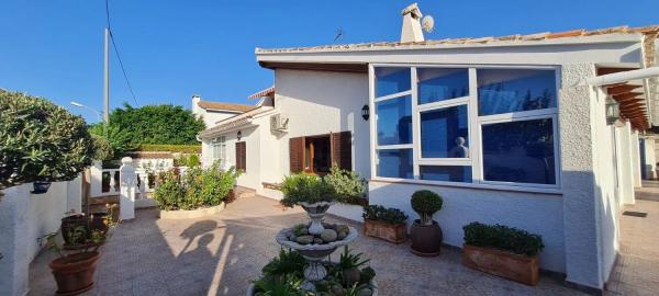 Chalet independiente en venta en  Barrio Zona Sierra Helada, Benidorm photo 2