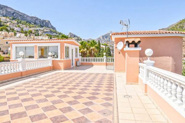 Detached villa for sale in  maryvilla, Calpe photo 3