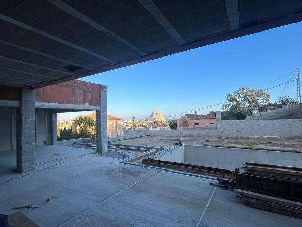 Detached villa for sale in Urbanización Canuta de Ifach, Calpe thumbnail 2