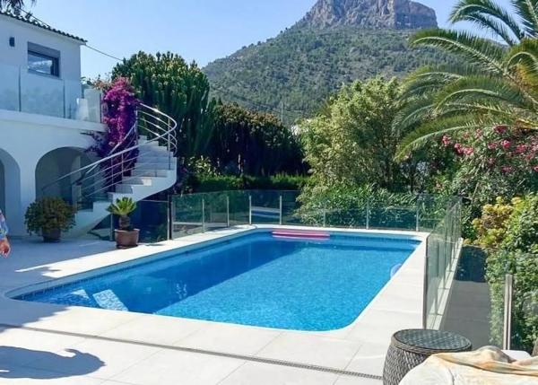 Detached villa for sale in  Calpe Pueblo, Calpe photo 1
